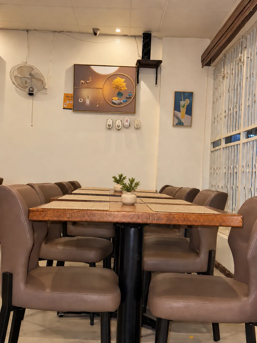 A group table prepared inside Parkvilla Restaurant